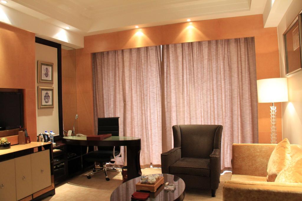 Weifang Ramada Plaza Hotel Zimmer foto