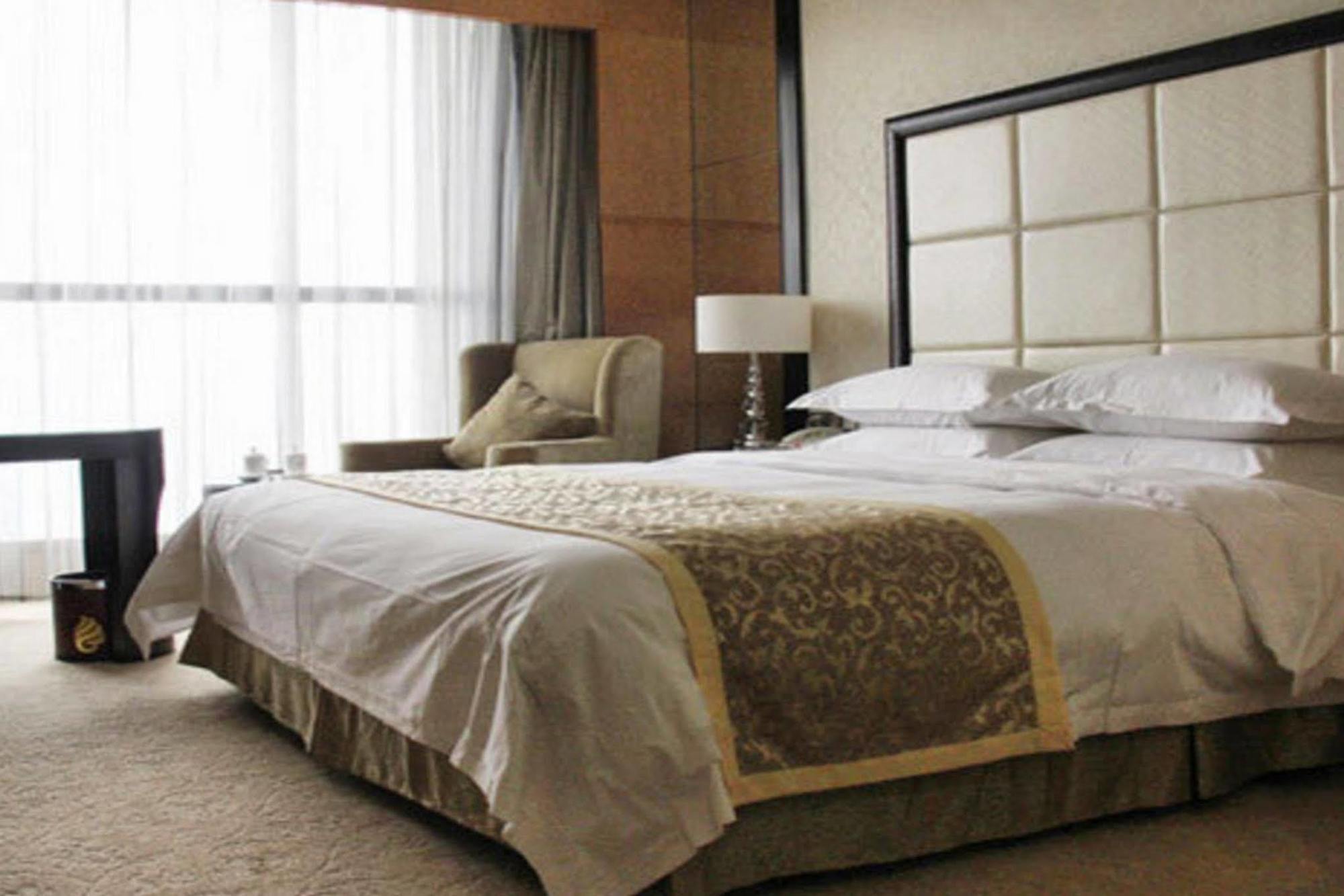 Weifang Ramada Plaza Hotel Exterior foto